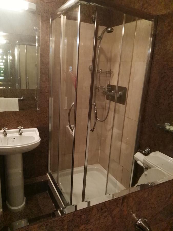 Naas Court Hotel Экстерьер фото